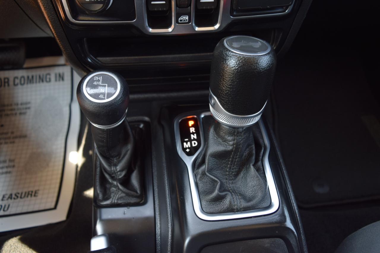 Jeep Wrangler photo 24