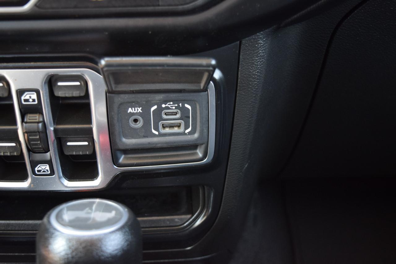 Jeep Wrangler photo 25