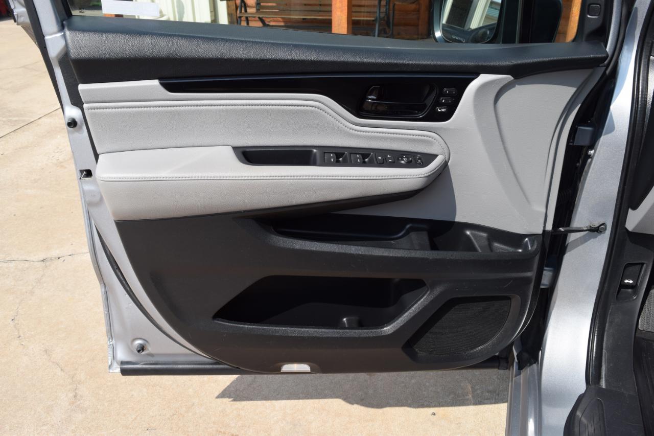 Honda Odyssey Touring Auto 2023