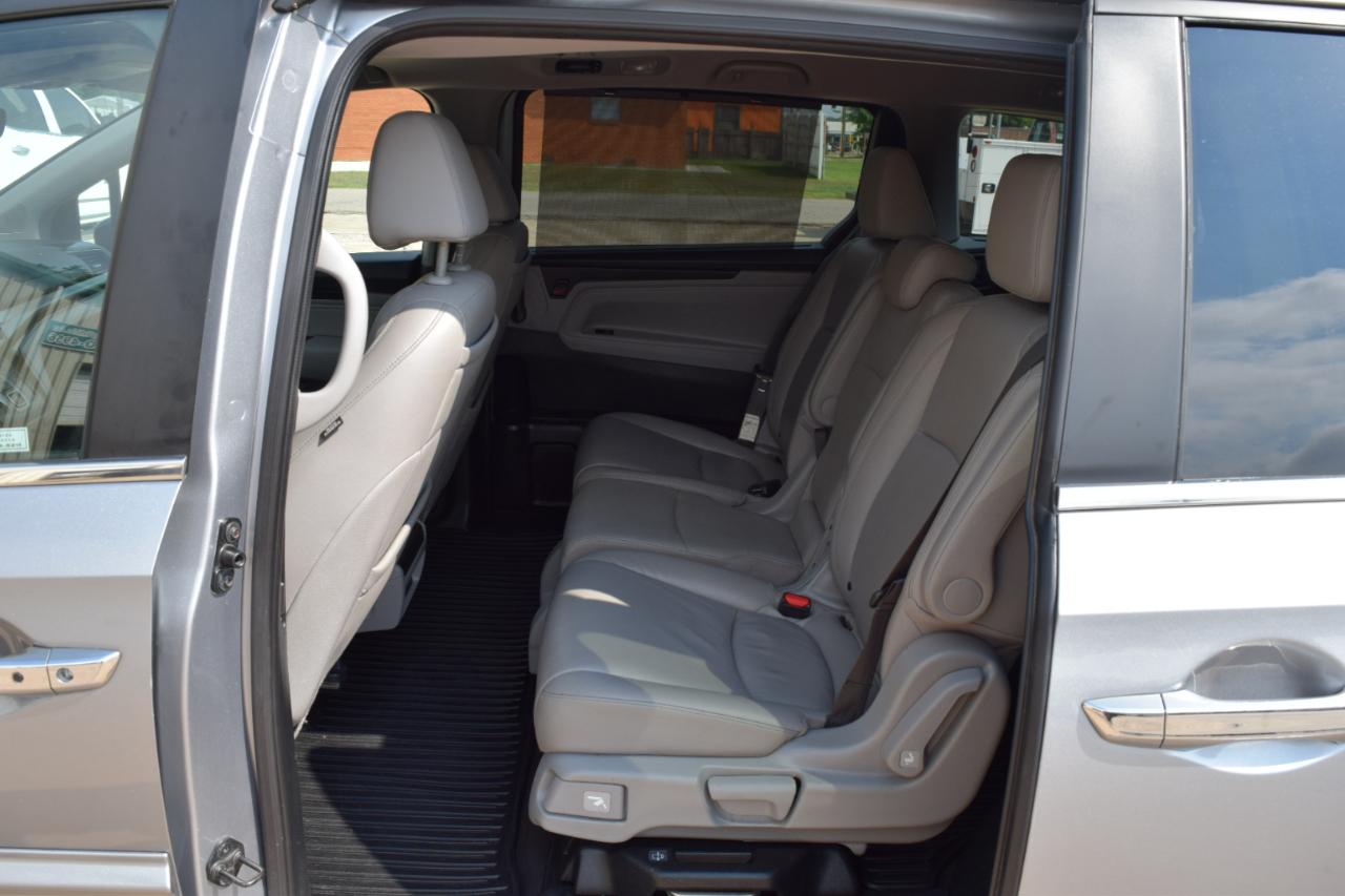 Honda Odyssey Touring Auto 2023