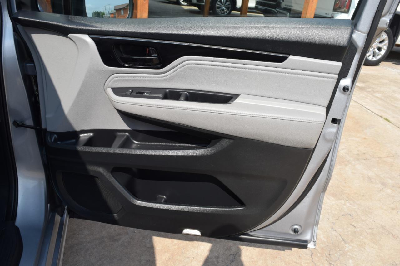 Honda Odyssey Touring Auto 2023