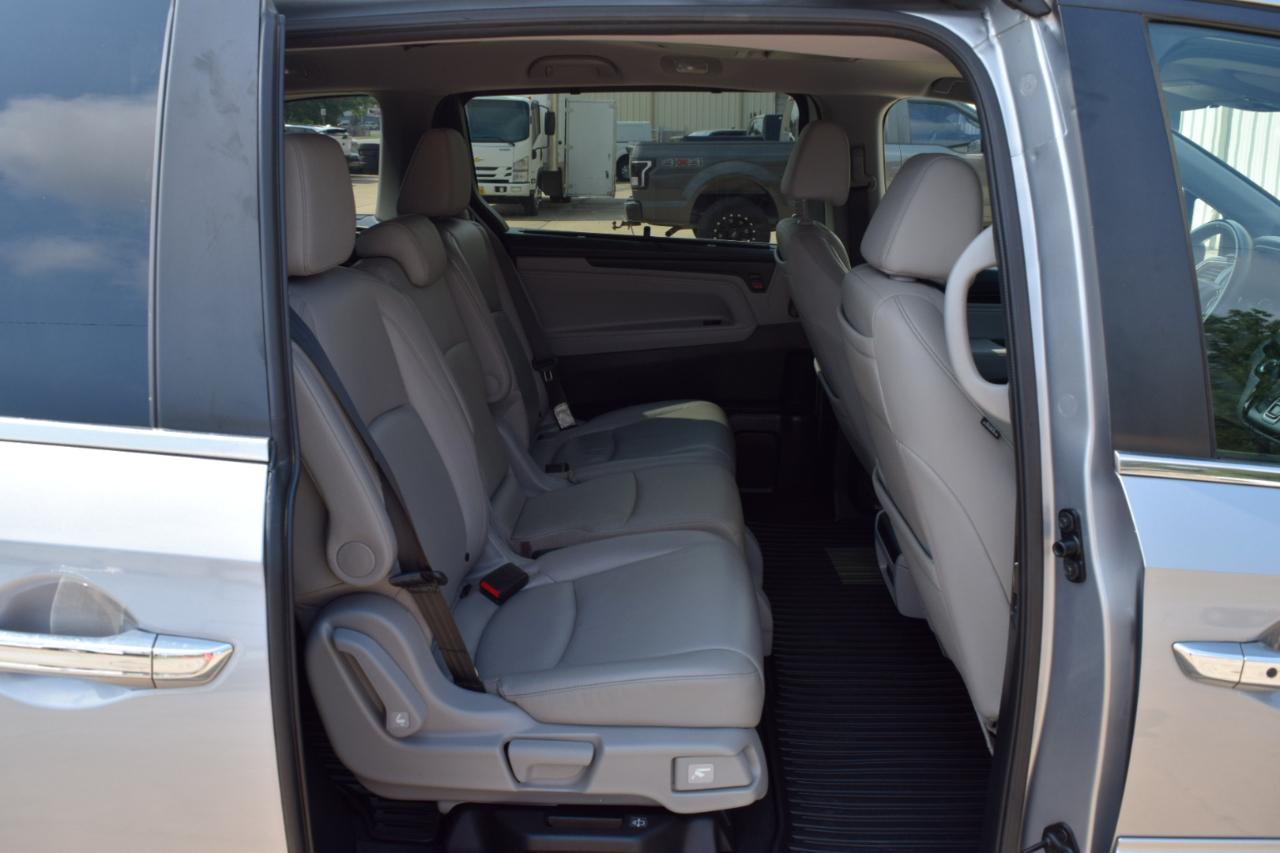Honda Odyssey Touring Auto 2023