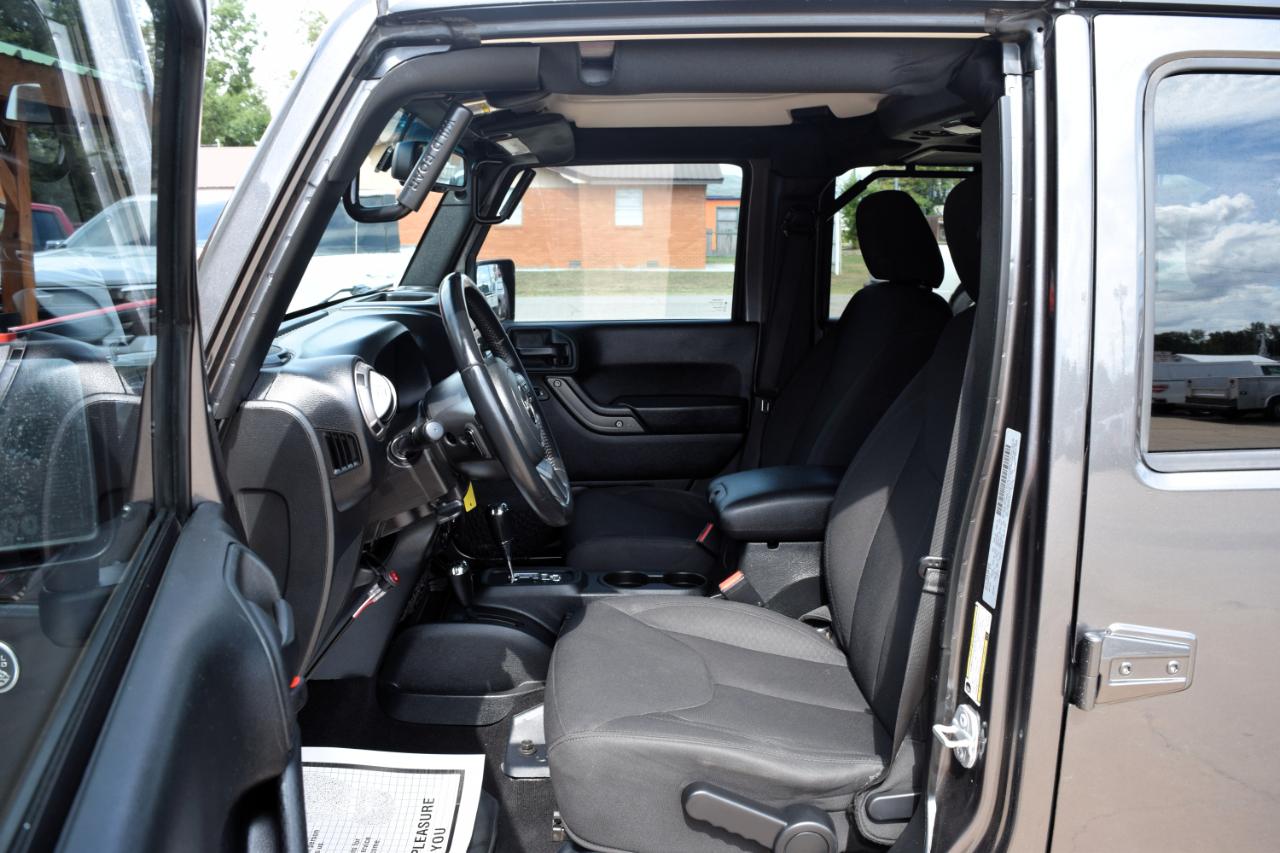 Jeep Wrangler photo 10