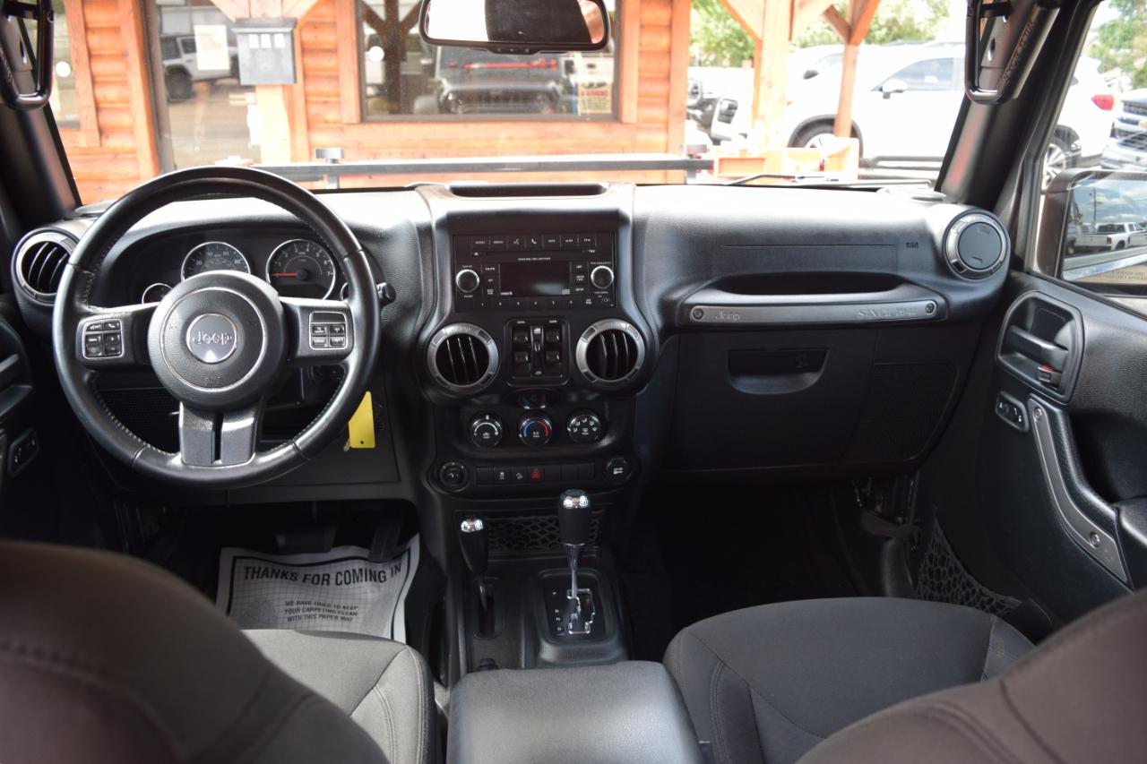 Jeep Wrangler photo 11