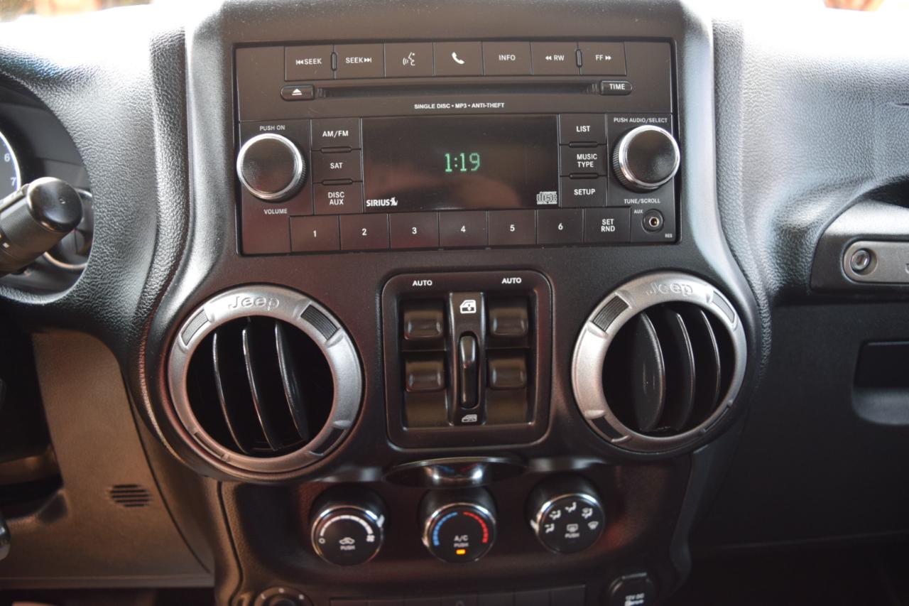 Jeep Wrangler photo 21