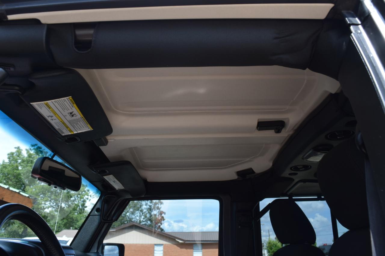 Jeep Wrangler photo 24