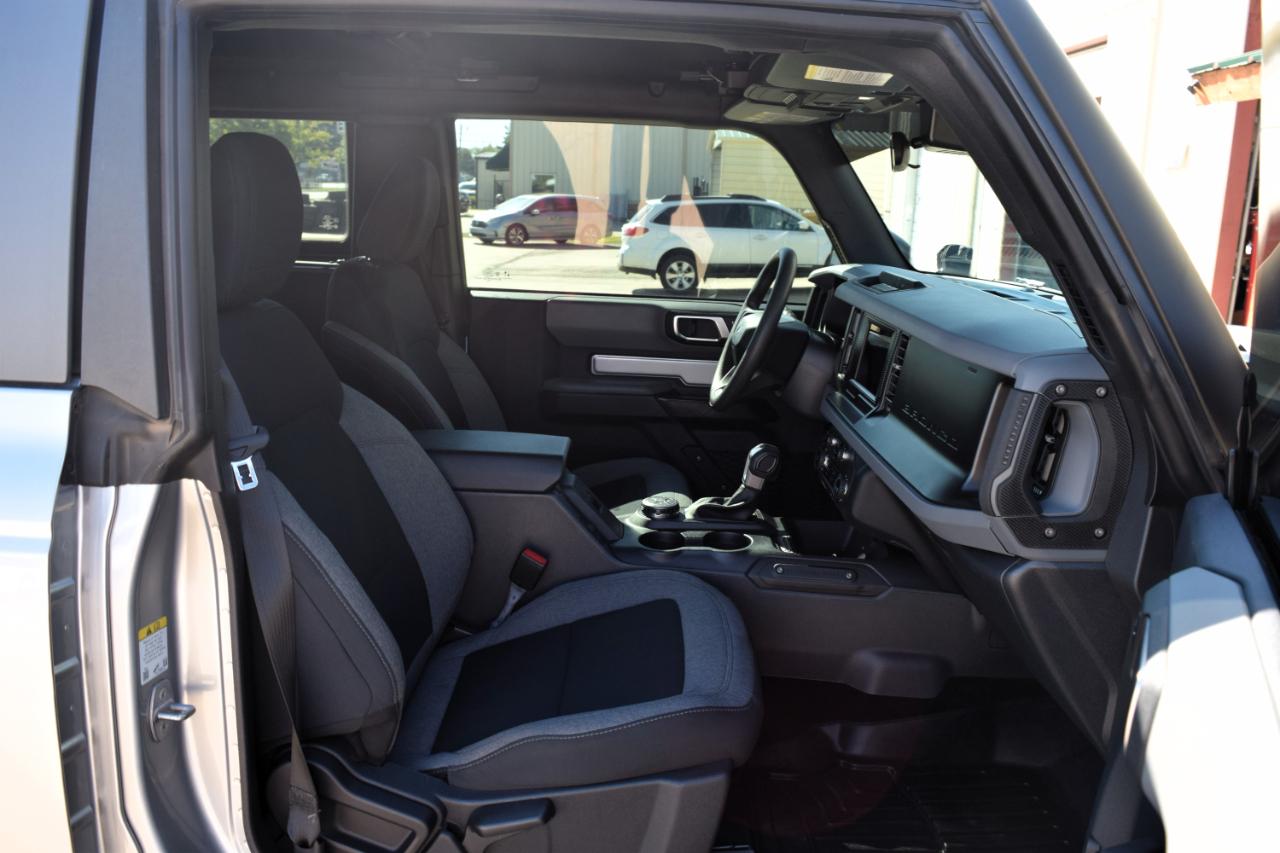 Ford Bronco Base 2 Door 4x4 2023