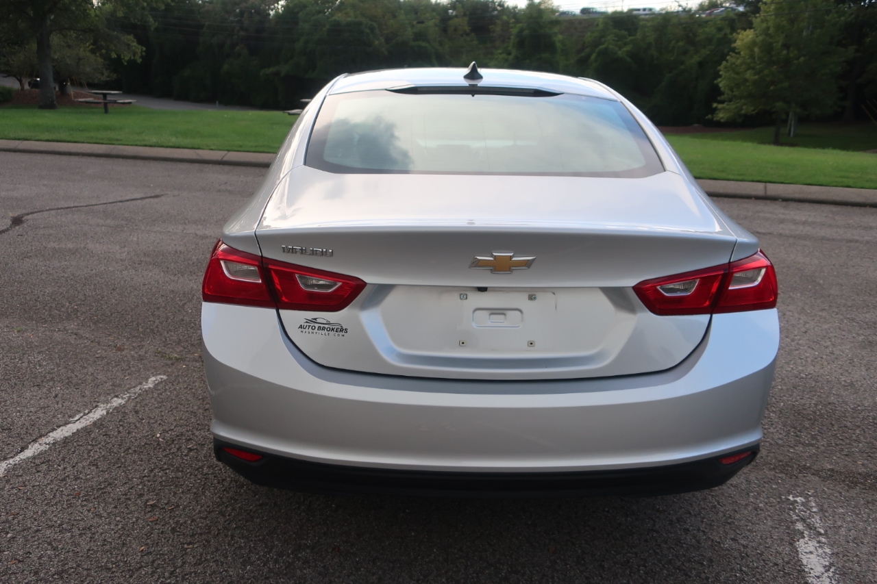 2020 Chevrolet Malibu LS photo 4
