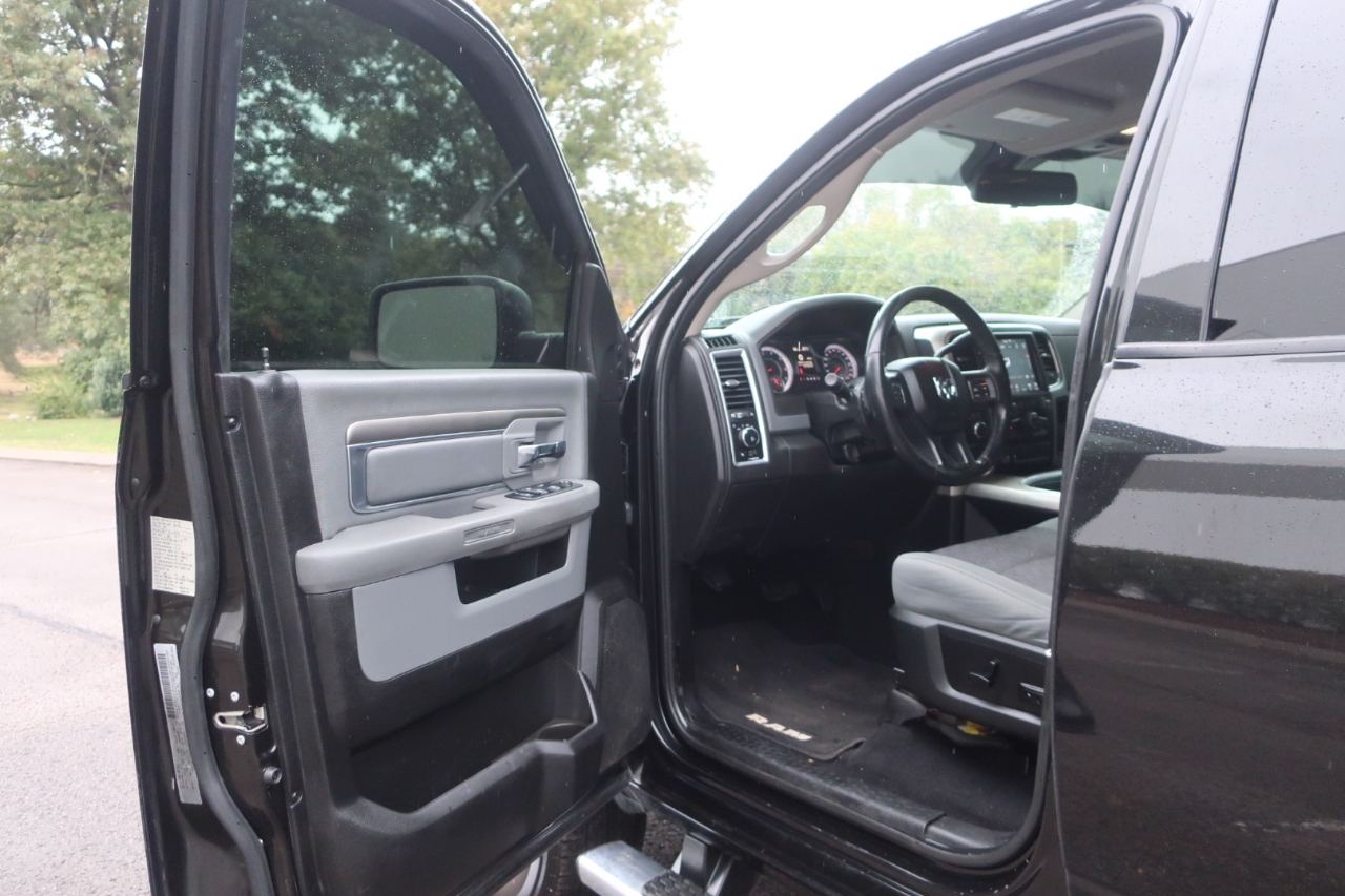 RAM 2500 SLT Crew Cab LWB 4WD 2018 RAM 2500 SLT Crew Cab LWB 4WD 2018