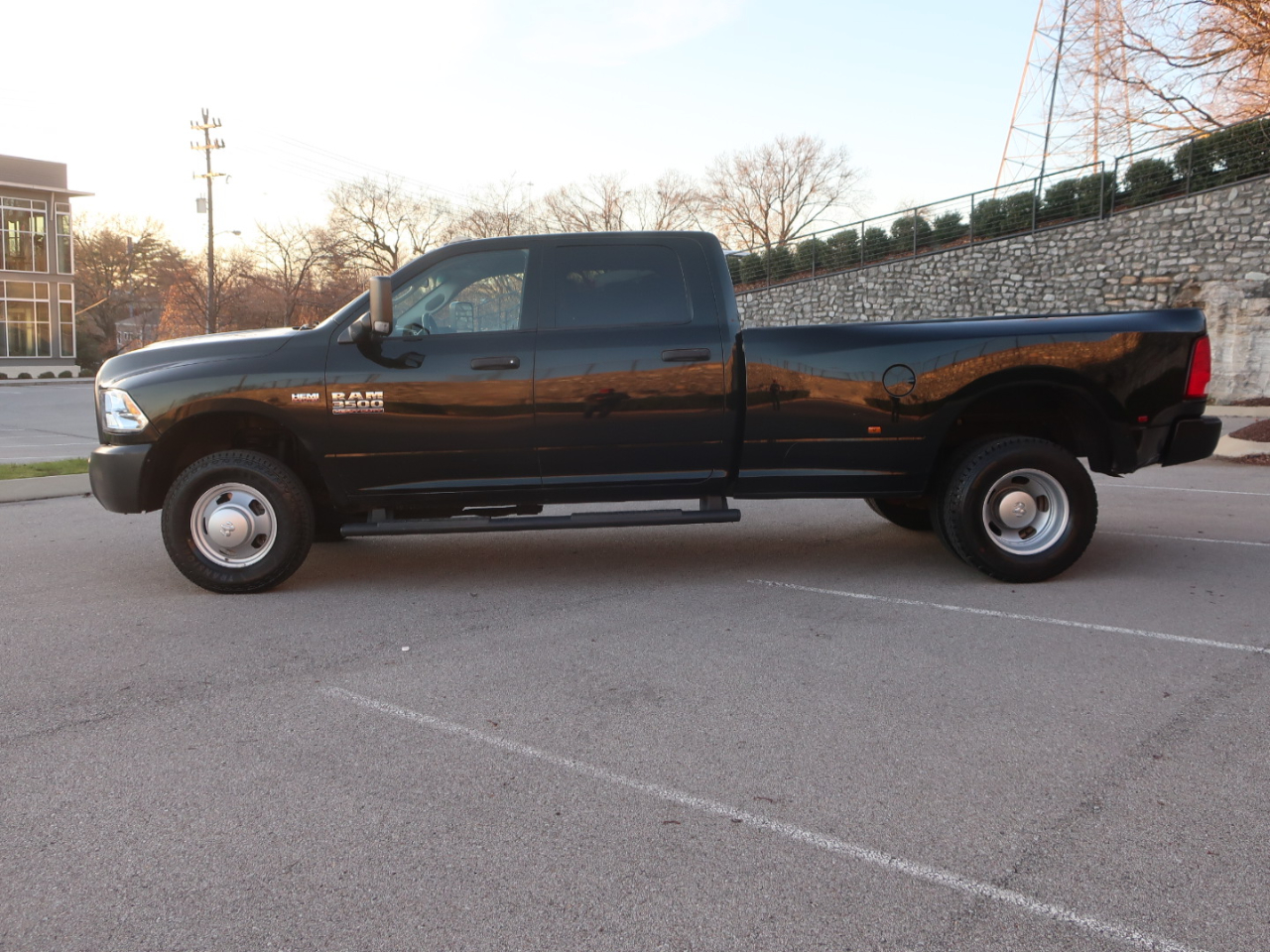 RAM 3500 Tradesman Crew Cab 4WD DRW 2018