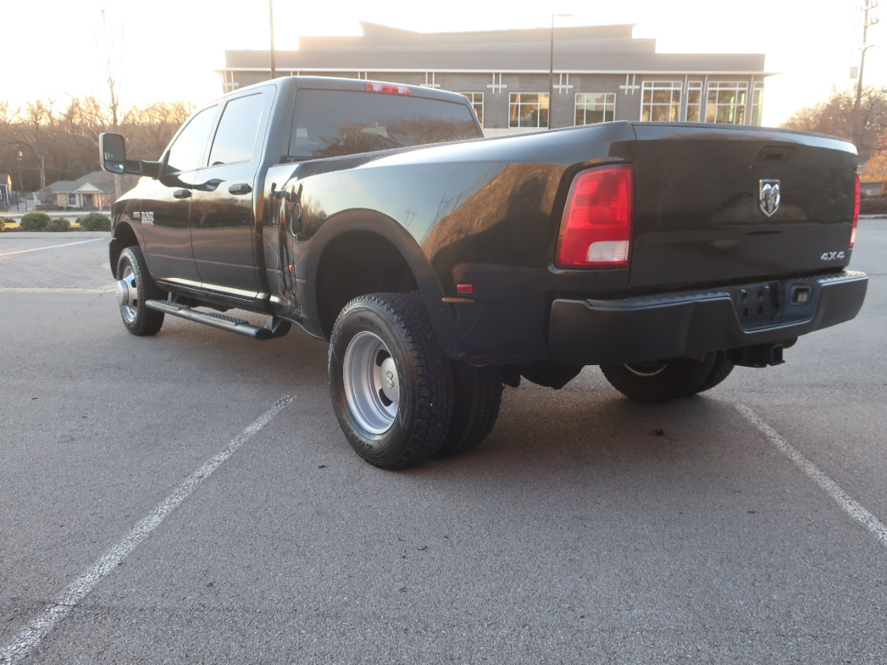 RAM 3500 Tradesman Crew Cab 4WD DRW 2018