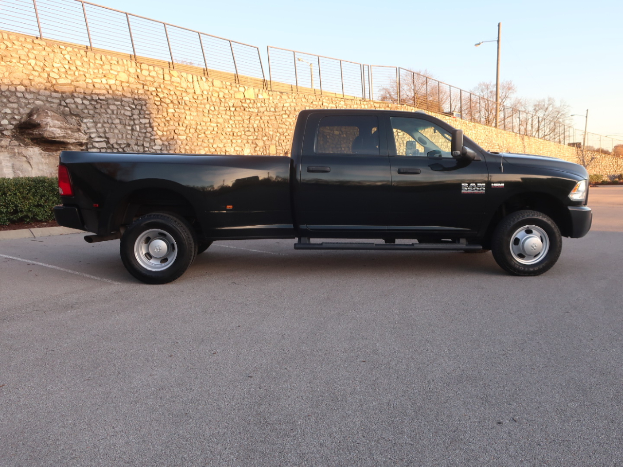 RAM 3500 Tradesman Crew Cab 4WD DRW 2018