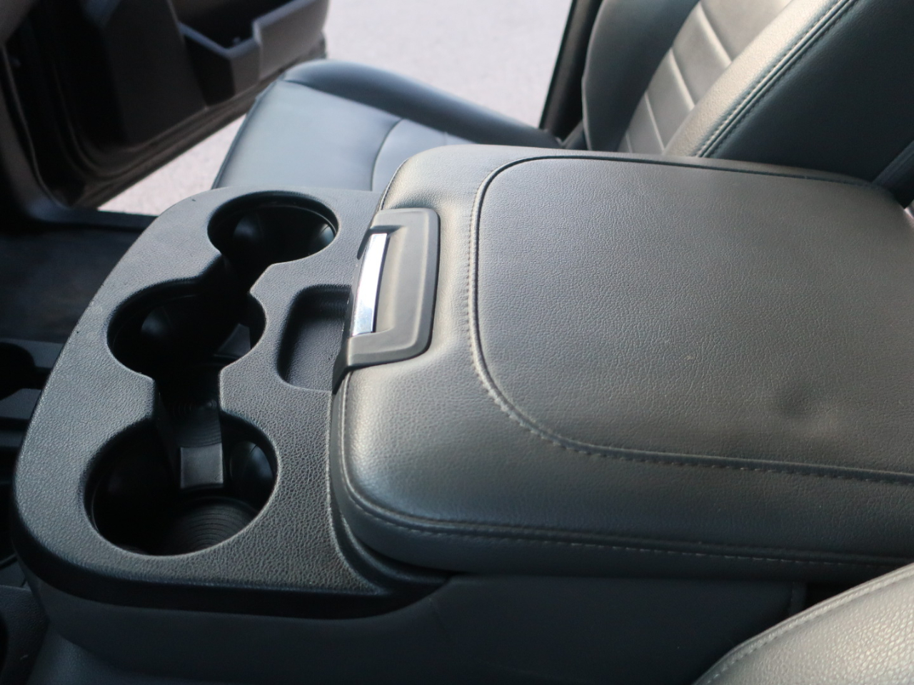 RAM 3500 Tradesman Crew Cab 4WD DRW 2018