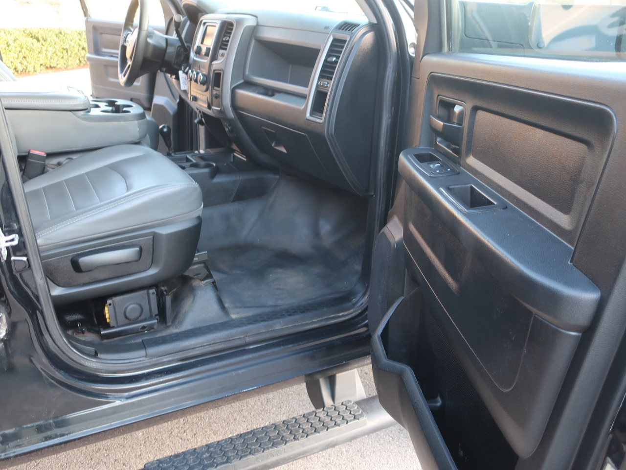 RAM 3500 Tradesman Crew Cab 4WD DRW 2018