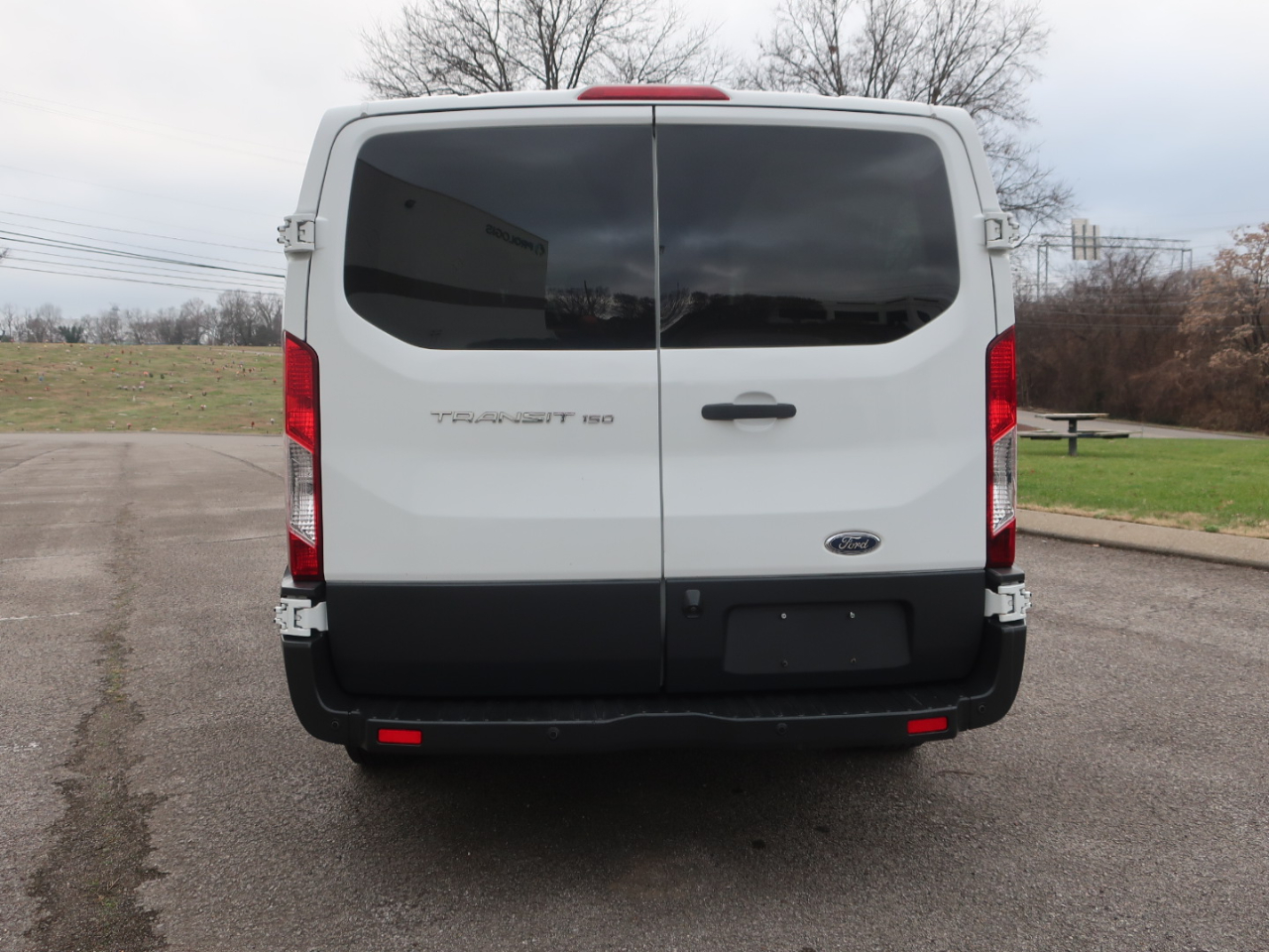 Ford Transit 150 Wagon Low Roof XL 60/40 Pass. 130-in. WB 2017