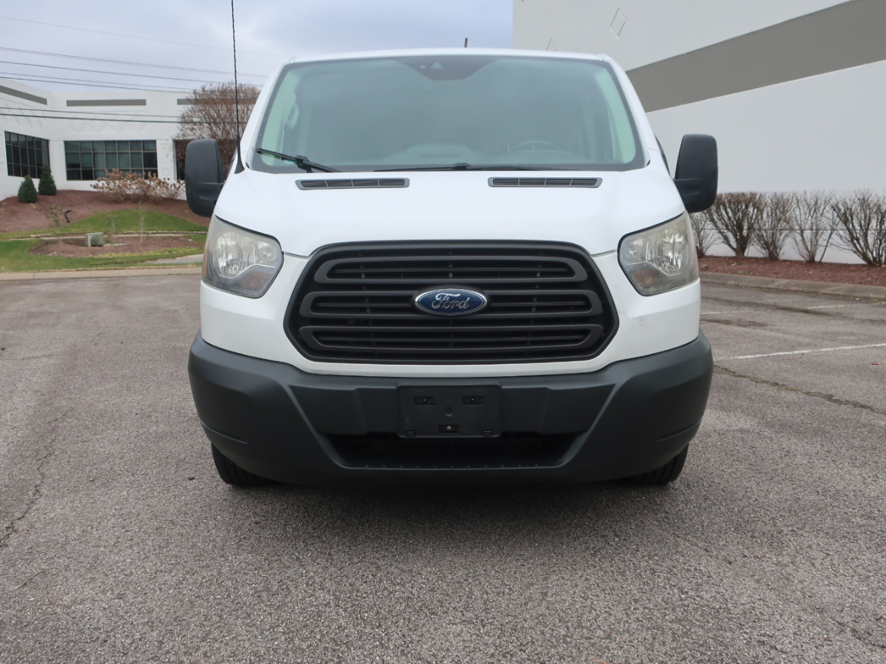 Ford Transit 150 Wagon Low Roof XL 60/40 Pass. 130-in. WB 2017