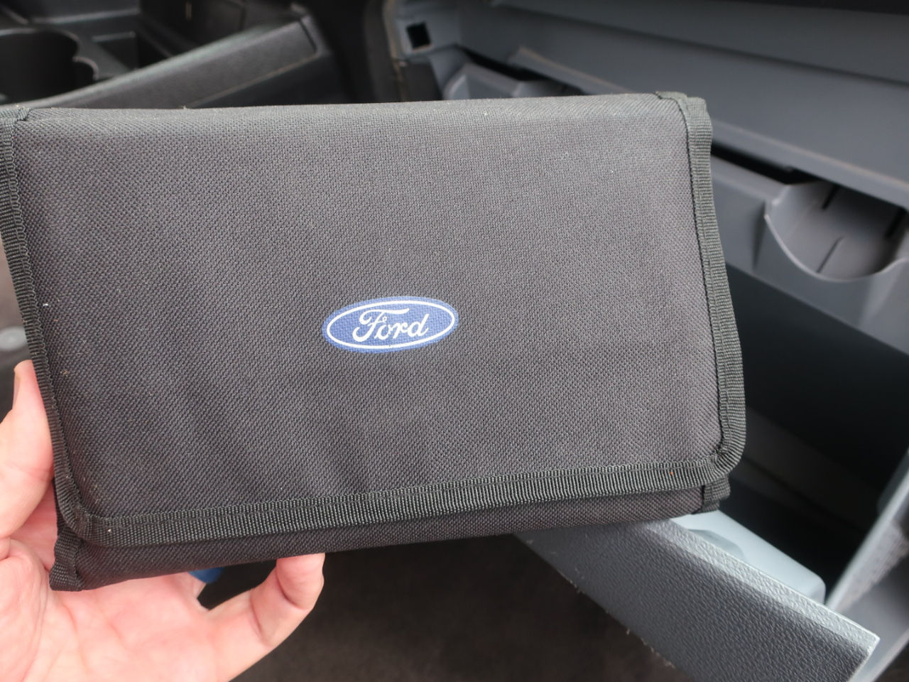 Ford Transit 150 Wagon Low Roof XL 60/40 Pass. 130-in. WB 2017