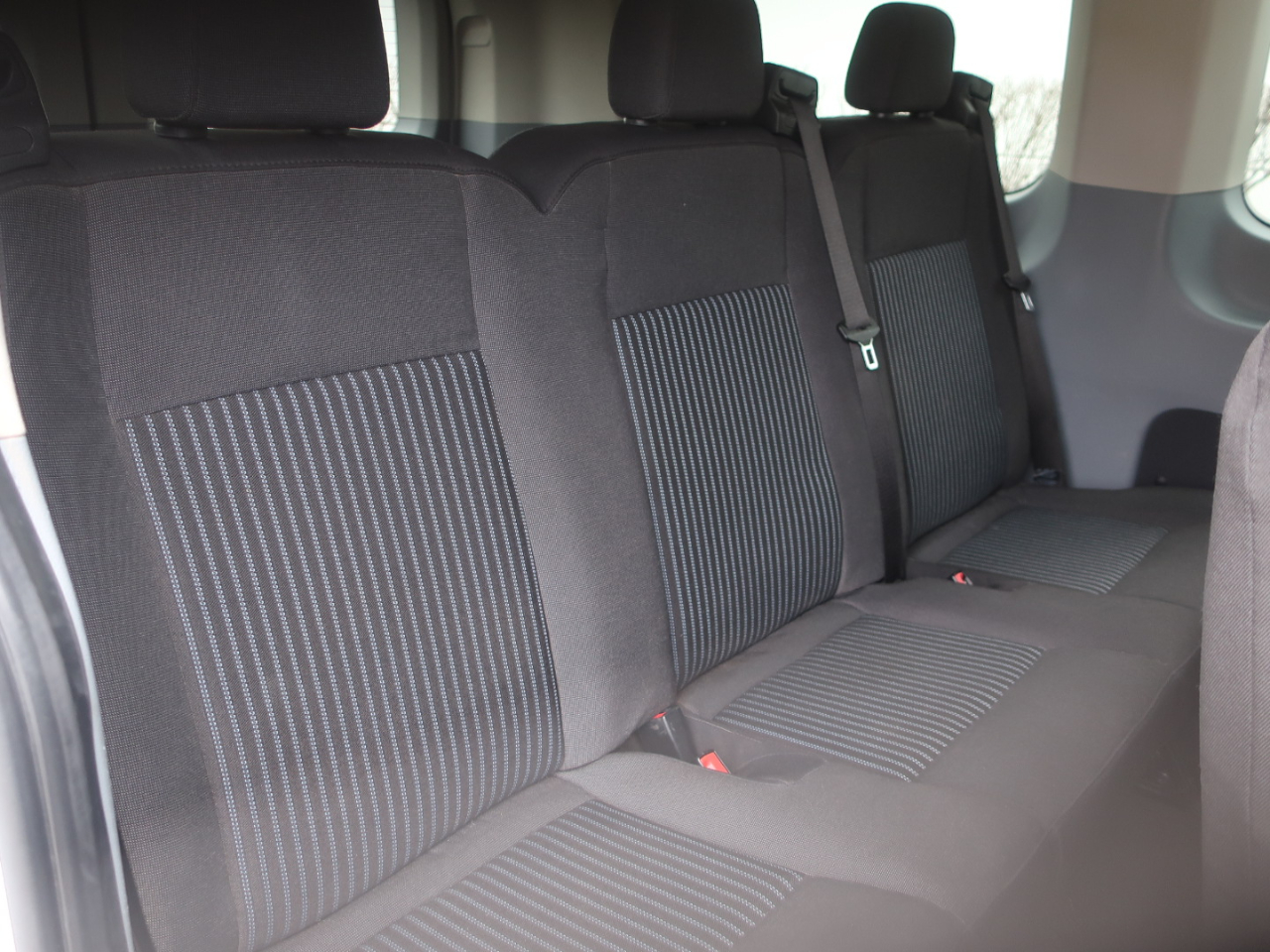 Ford Transit 150 Wagon Low Roof XL 60/40 Pass. 130-in. WB 2017