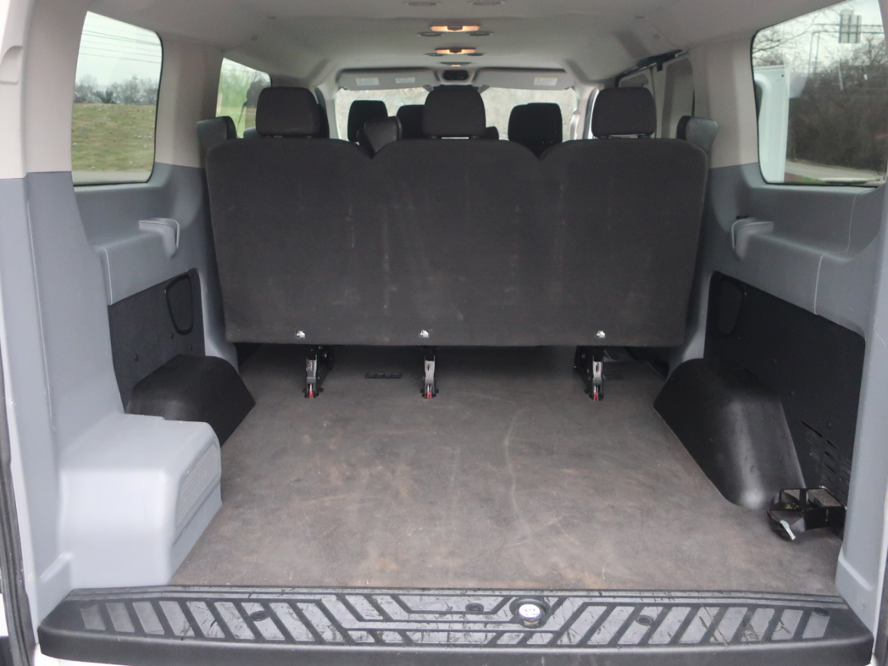 Ford Transit 150 Wagon Low Roof XL 60/40 Pass. 130-in. WB 2017