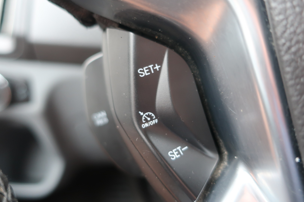 Ford Transit 150 Wagon Low Roof XL 60/40 Pass. 130-in. WB 2017