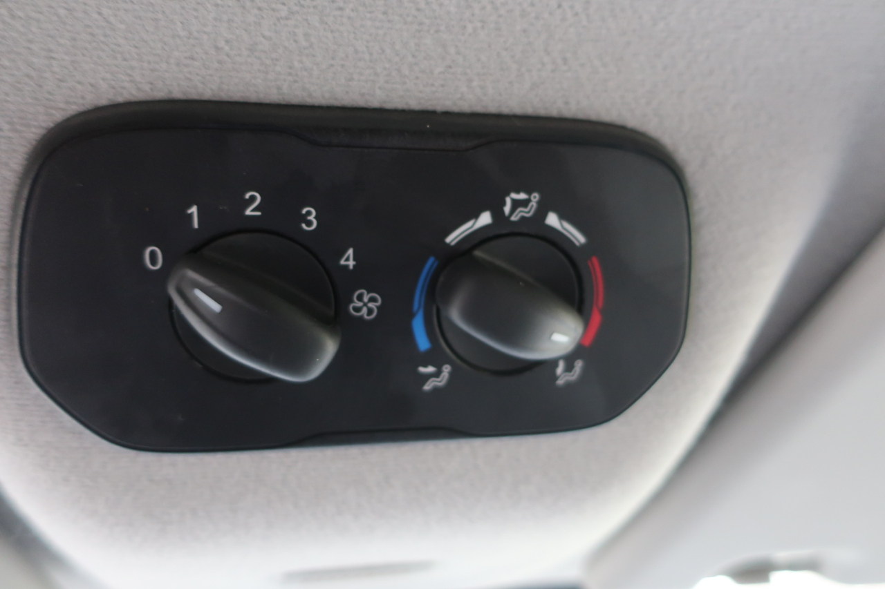 Ford Transit 150 Wagon Low Roof XL 60/40 Pass. 130-in. WB 2017