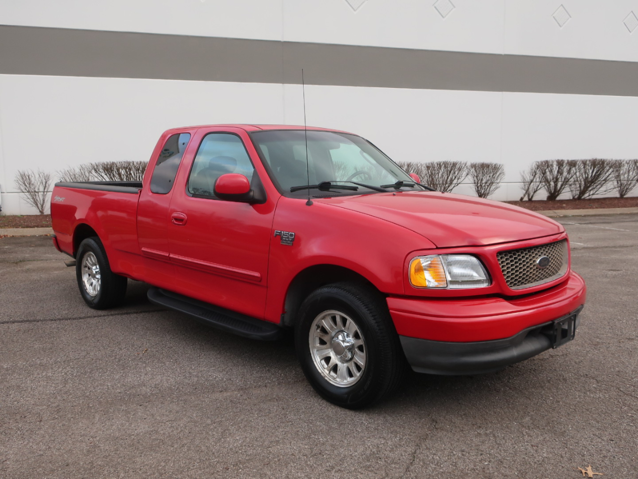 Ford F-150 XLT SuperCab 5.5-ft Box 2WD 2003