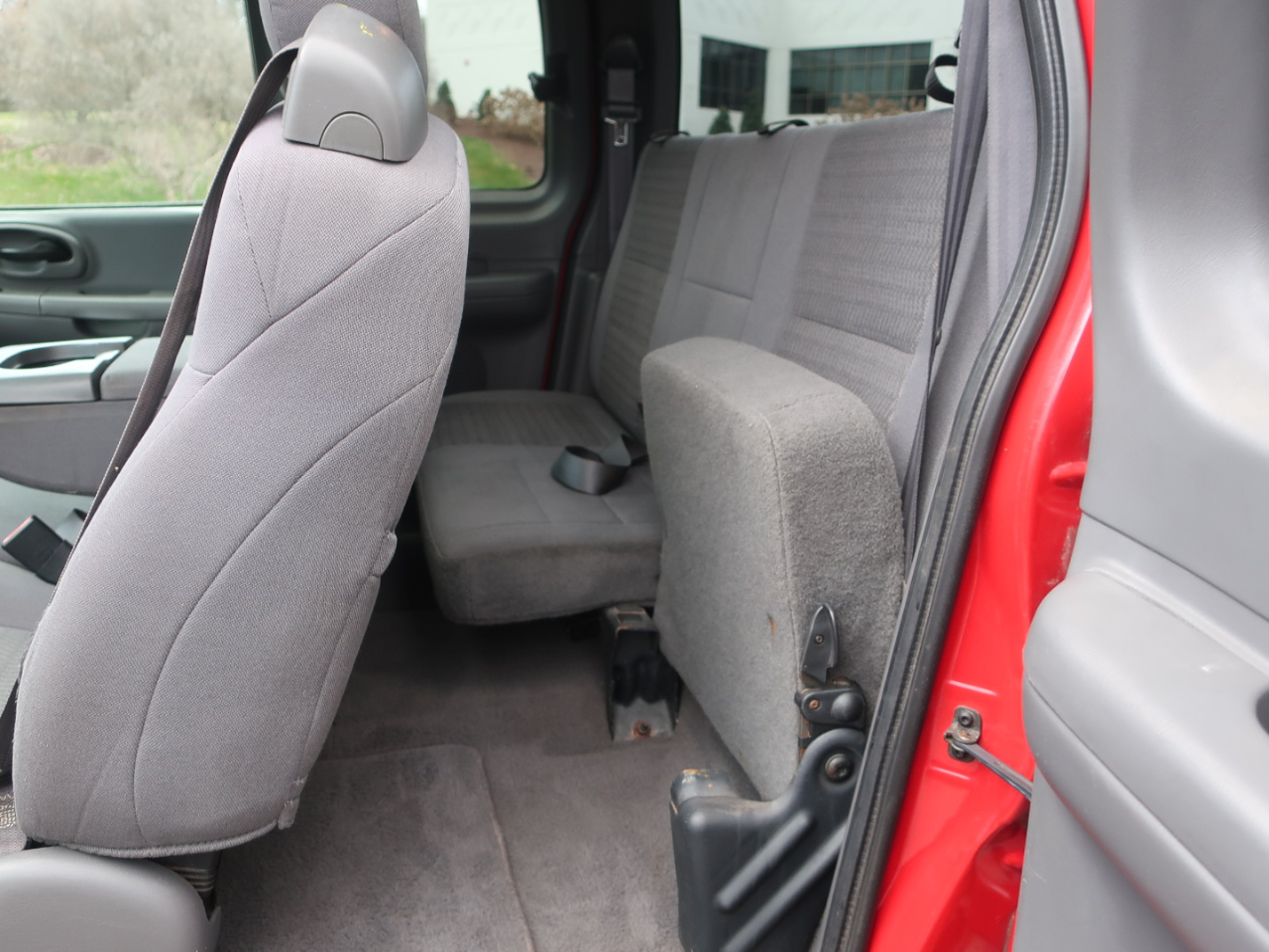 Ford F-150 XLT SuperCab 5.5-ft Box 2WD 2003