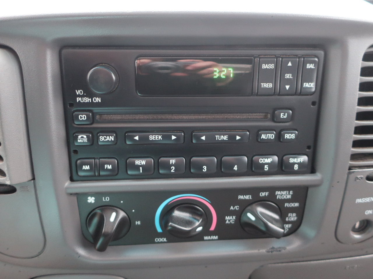 Ford F-150 XLT SuperCab 5.5-ft Box 2WD 2003