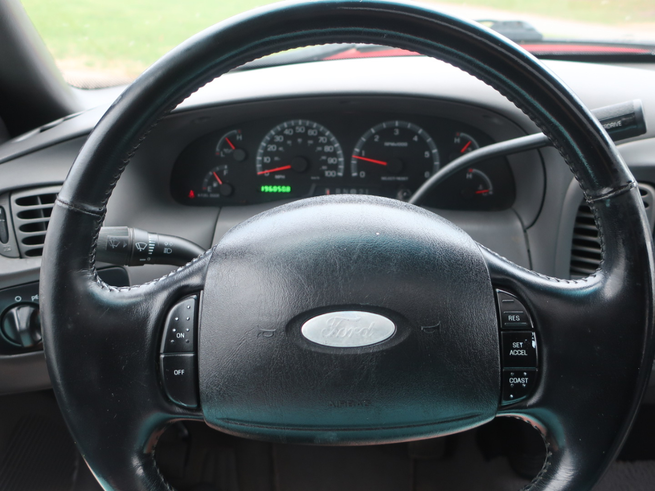 Ford F-150 XLT SuperCab 5.5-ft Box 2WD 2003