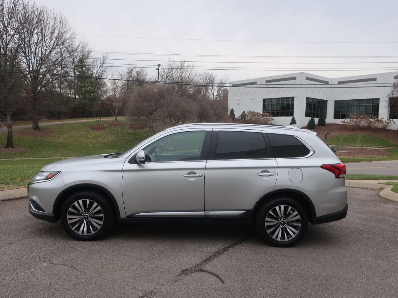 Mitsubishi Outlander SEL 2WD 2020