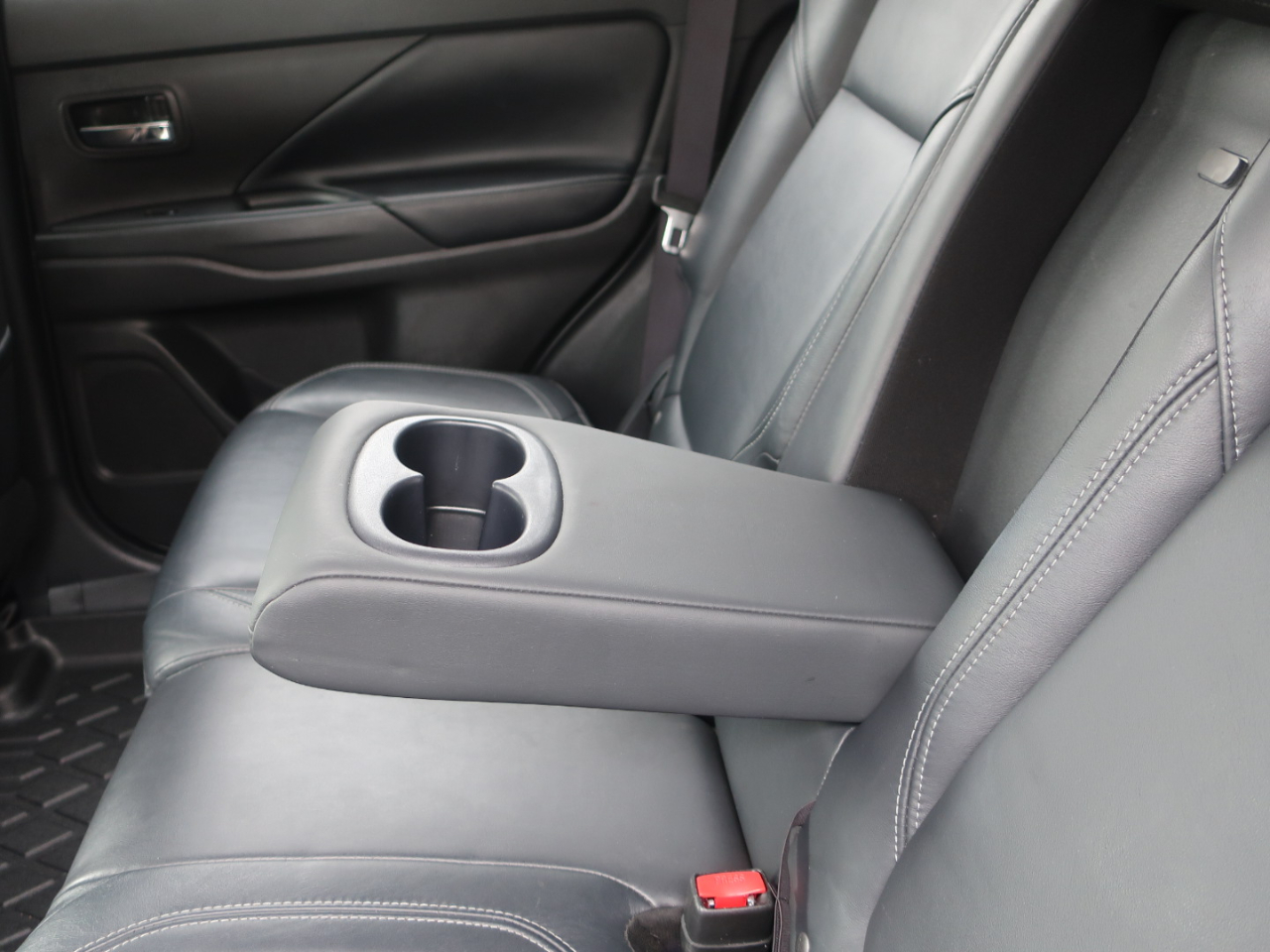 Mitsubishi Outlander SEL 2WD 2020