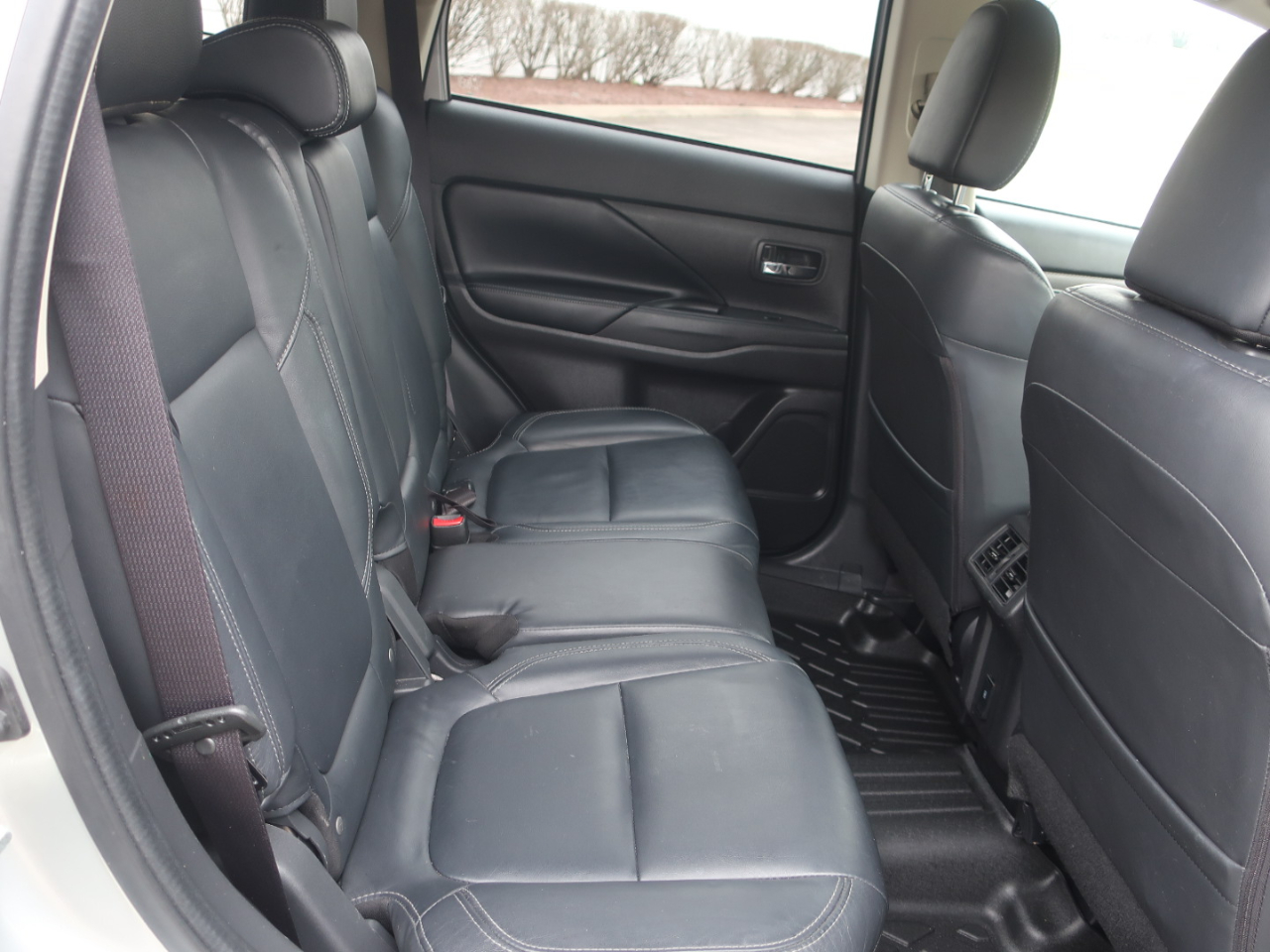 Mitsubishi Outlander SEL 2WD 2020