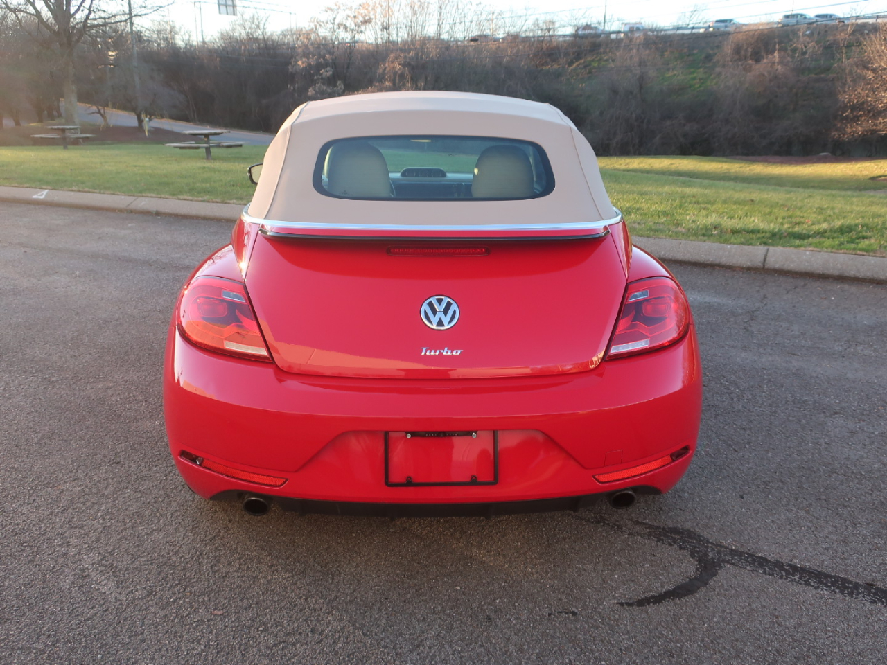 Volkswagen Beetle 2.0T Turbo Convertible 2013