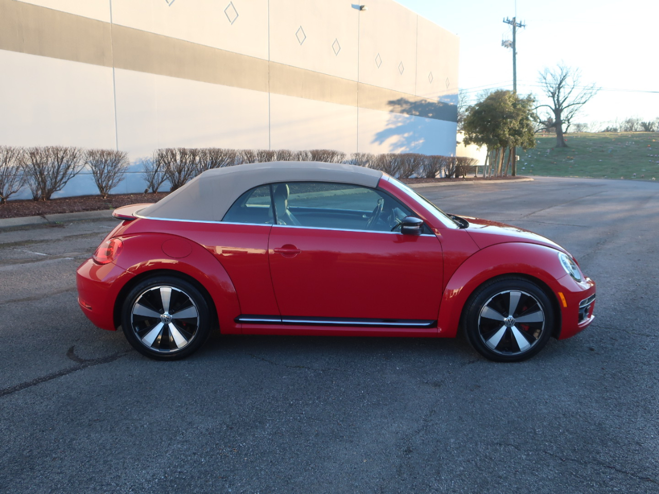 Volkswagen Beetle 2.0T Turbo Convertible 2013