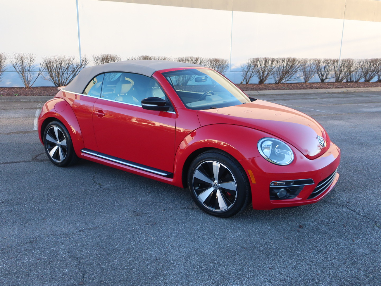 Volkswagen Beetle 2.0T Turbo Convertible 2013