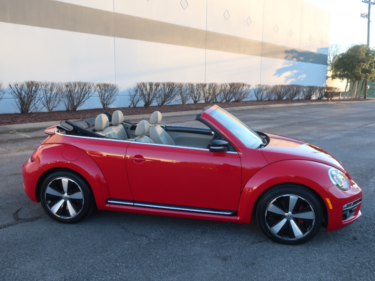 Volkswagen Beetle 2.0T Turbo Convertible 2013