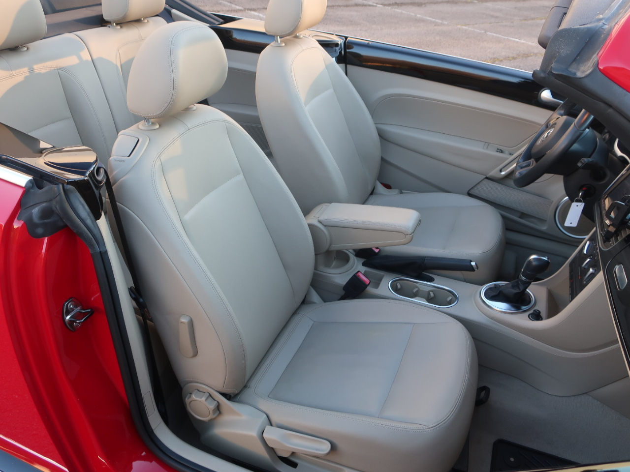 Volkswagen Beetle 2.0T Turbo Convertible 2013