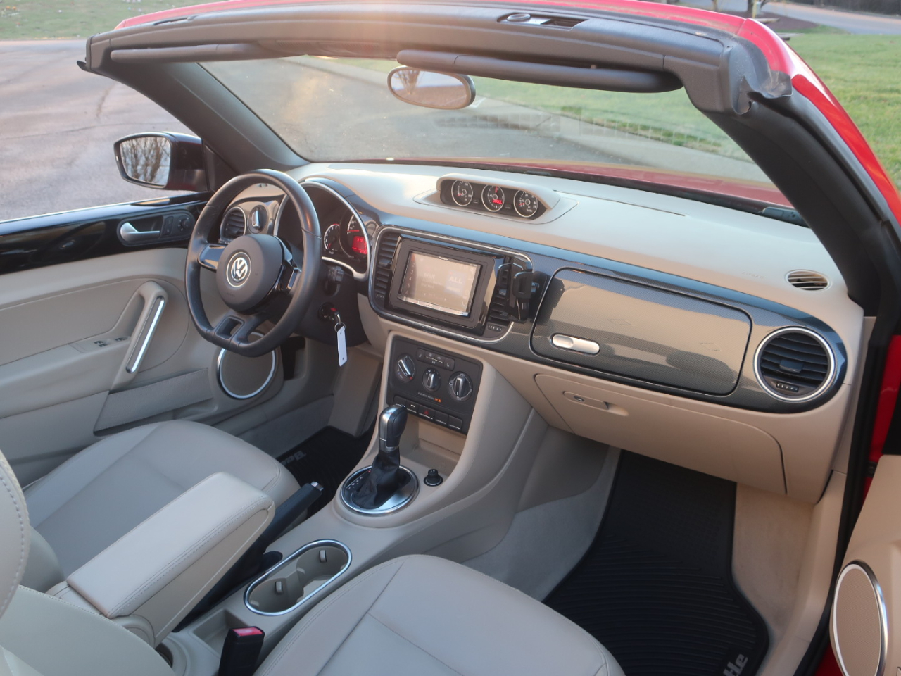 Volkswagen Beetle 2.0T Turbo Convertible 2013