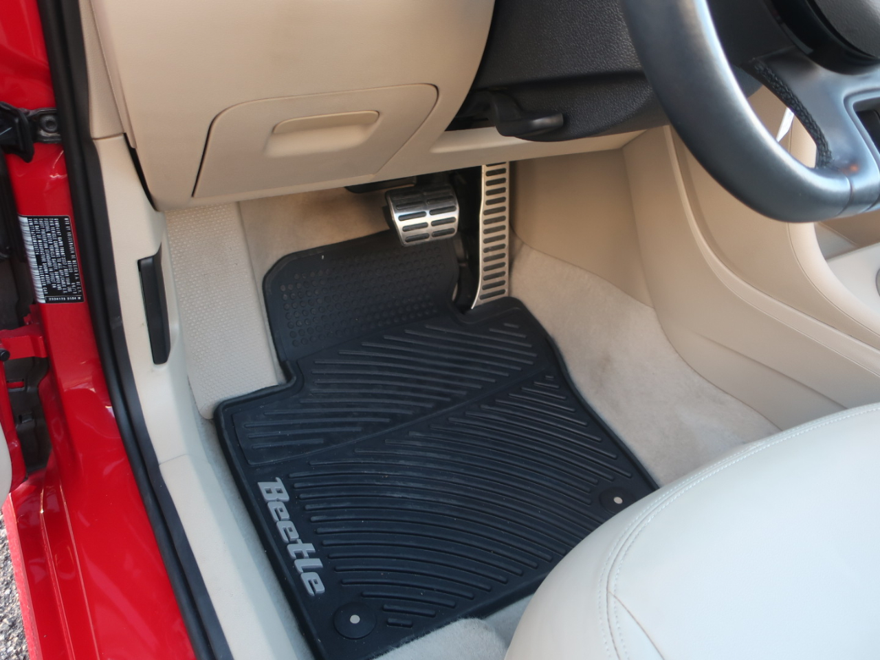 Volkswagen Beetle 2.0T Turbo Convertible 2013