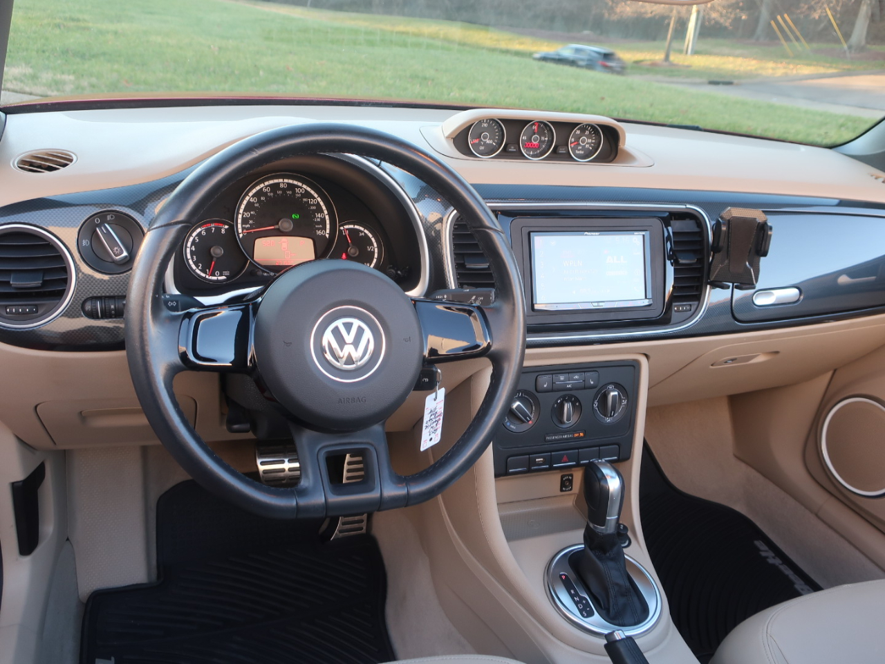 Volkswagen Beetle 2.0T Turbo Convertible 2013