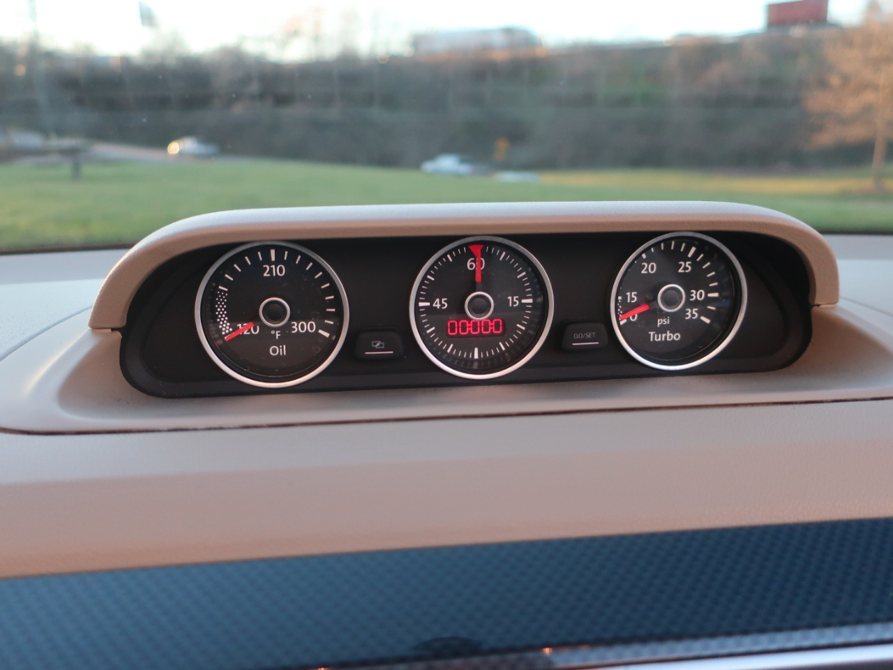 Volkswagen Beetle 2.0T Turbo Convertible 2013