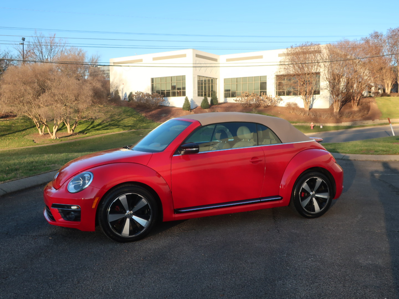 Volkswagen Beetle 2.0T Turbo Convertible 2013