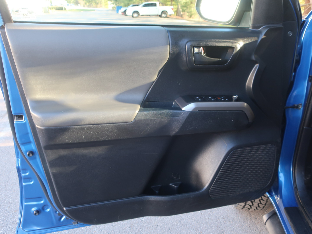 Toyota Tacoma SR5 Double Cab Long Bed V6 6AT 4WD 2018