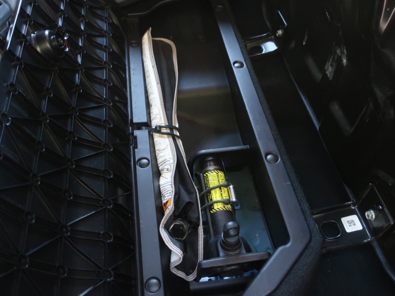 Toyota Tacoma SR5 Double Cab Long Bed V6 6AT 4WD 2018