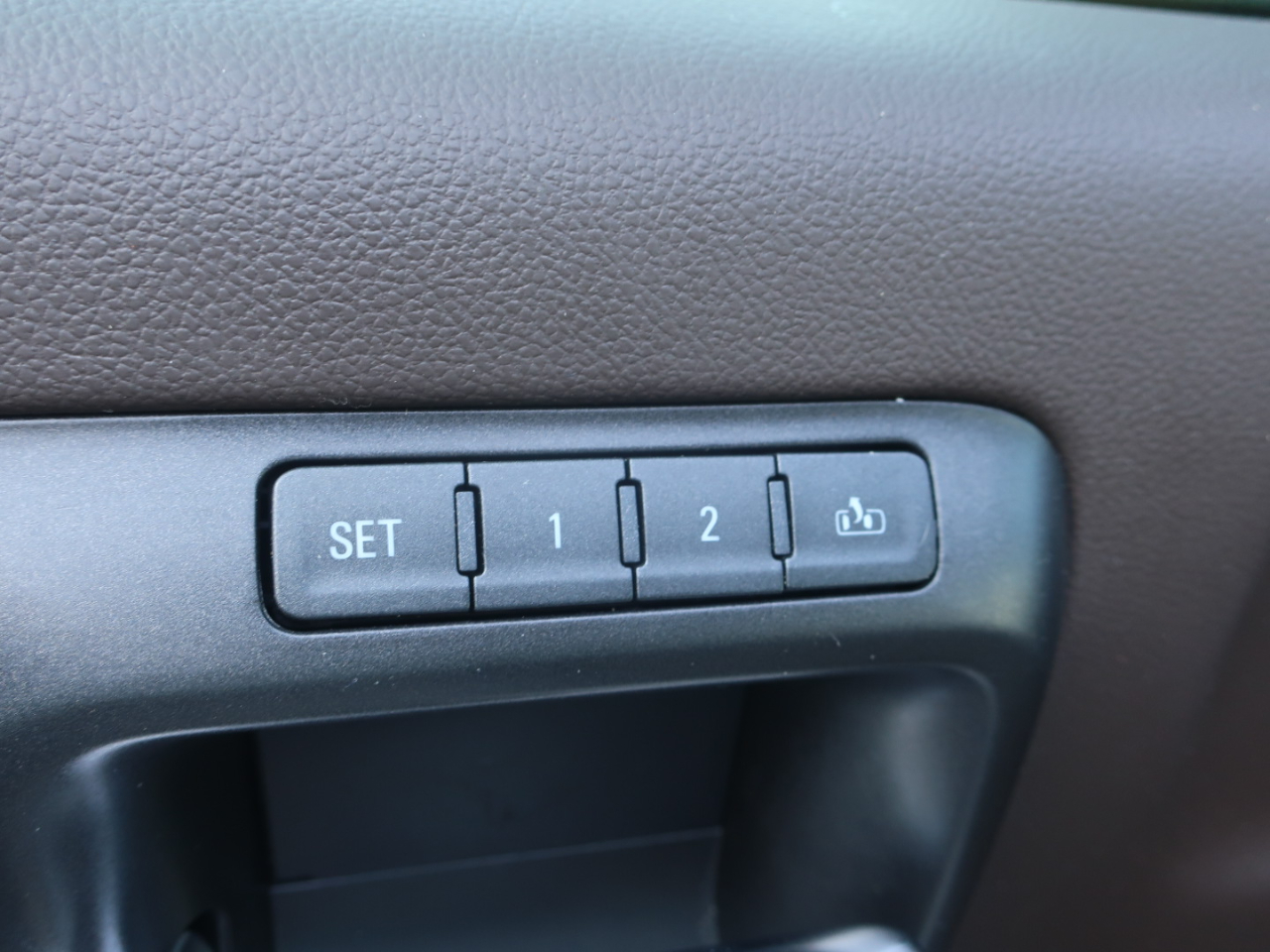 Chevrolet Silverado 1500  2018