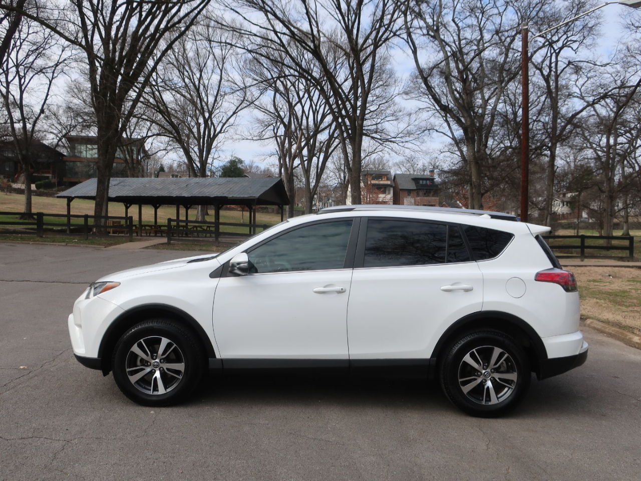 Toyota RAV4 XLE FWD 2018