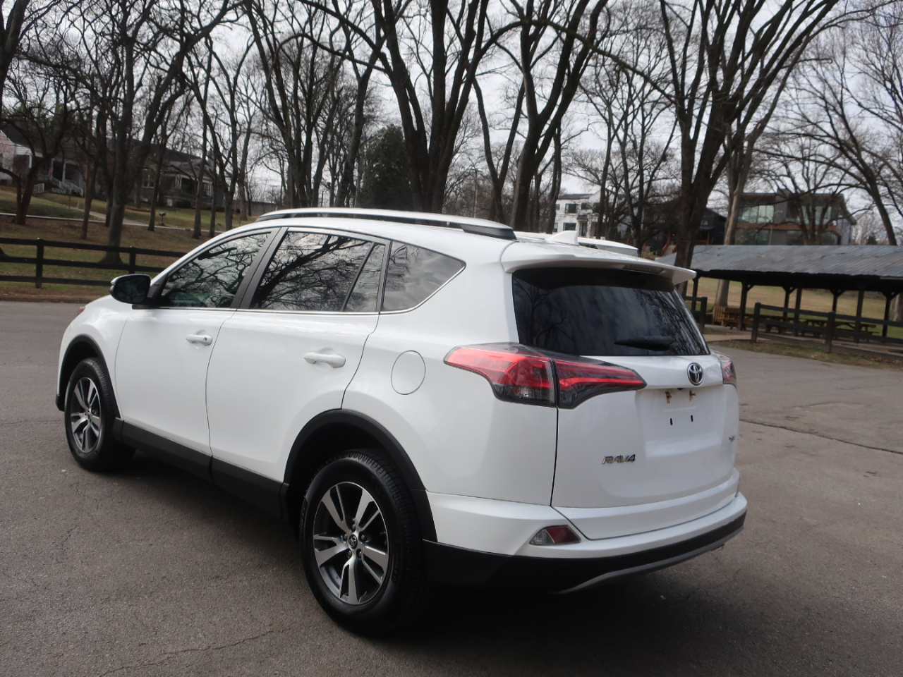 Toyota RAV4 XLE FWD 2018