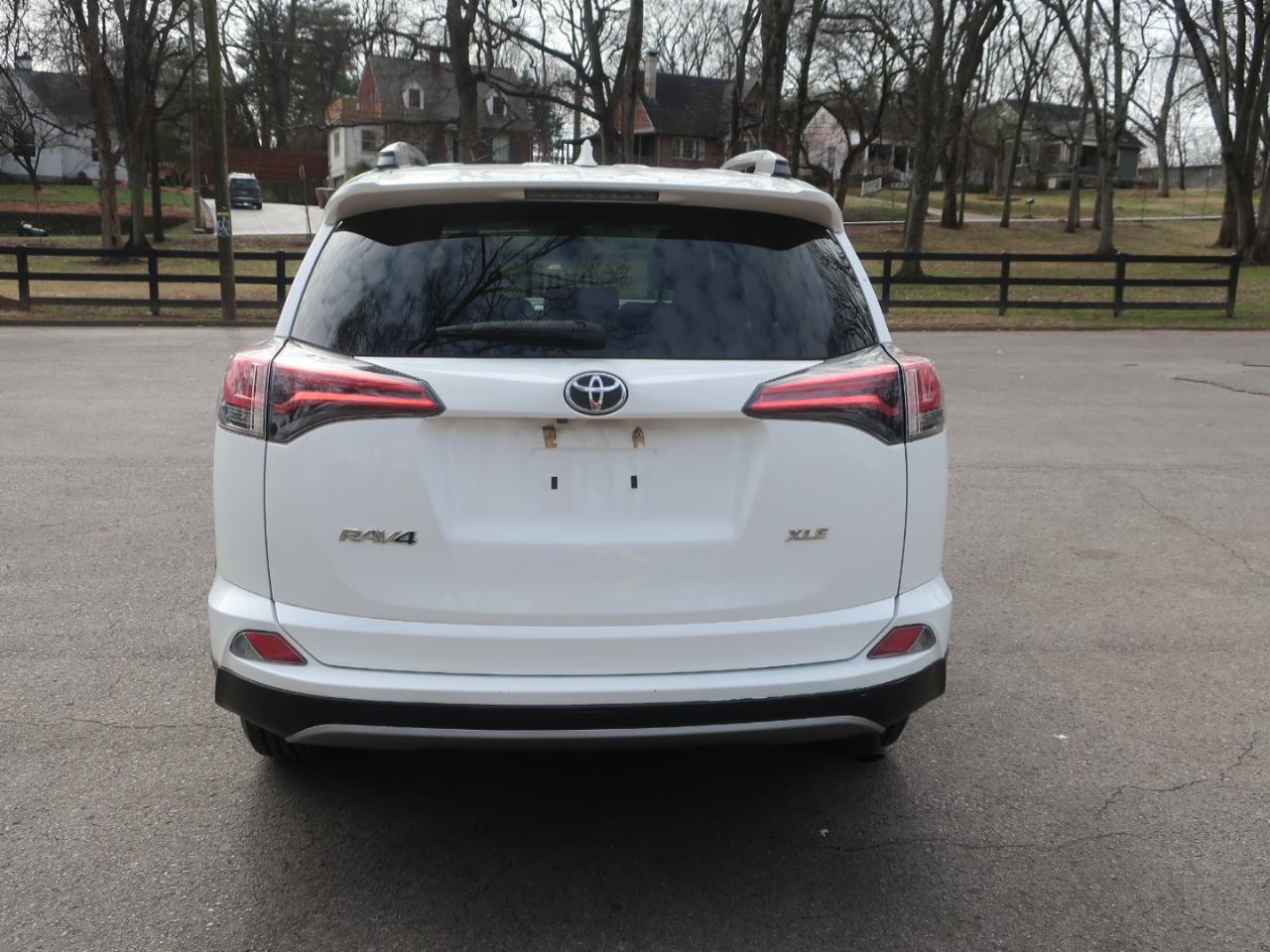 Toyota RAV4 XLE FWD 2018
