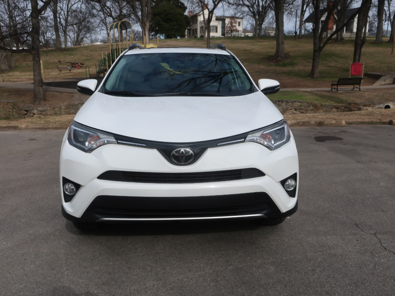 Toyota RAV4 XLE FWD 2018