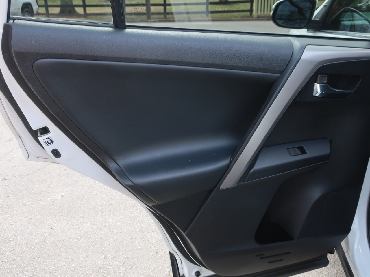 Toyota RAV4 XLE FWD 2018